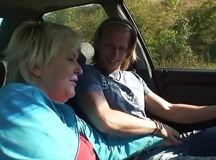 Hitchhiking blonde granny picked up and doggy-fucked roadsid