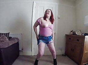 chubby British tart dancing in denim shorts