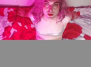 Youtuber CrossdresserKitty in a sexy room in hot dresses for you makes a big ass on video