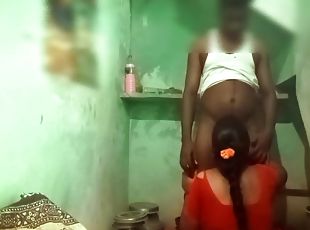 Tamil Aunty Cheating Unkle In Bathroom