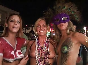 Body Paint Key West Chicks - public erotic video