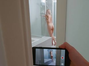 Smiley teen Nikki Peach gets fucked while taking shower