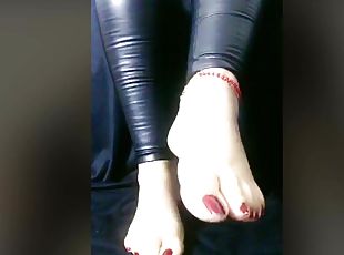 Amateur arab MILF foot fetish homemade video