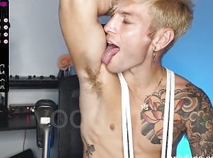 VOODOO_HD HOT WHITE GUY LICKS HIS ARMPITS ON STREAM