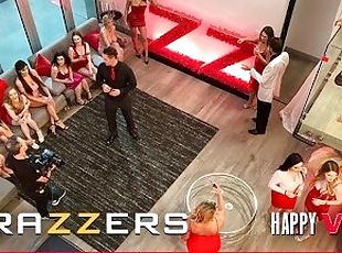Brazzers - Bunny Colby, Keira Croft, Scarlit Scandal & Aubree Valentine Have Wild Orgy After Party