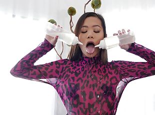 Petite Asian rides the big stick in sensual massage perversions