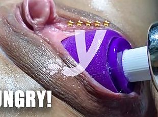 XPlay Couple - how to feed a HUNGRY PUSSY with a Magic Wand!