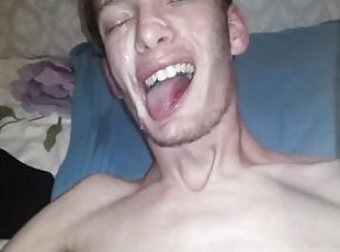 THROWBACK VIDEO TO WHEN I UNLOADED A MASSIVE FOUNTAIN OF CUM ONTO MY FACE THAT WAS DRIPPING DOWN