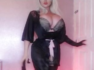 mistress godess ely is telling you what she thinks of you she just wants to use u