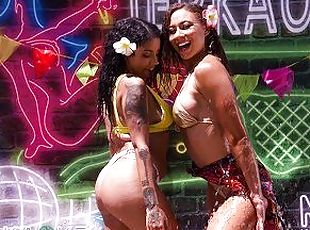 Jerkaoke- Wet and Wild Girl Girl Action- Cassie Del Isa and Nina White