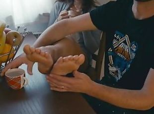 She knows he can't resist her feet & use them to drain his nuts