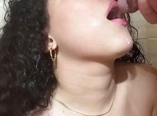 CUTE GIRL SWALLOWS A LOT OF PiSS (& LOVES IT!)
